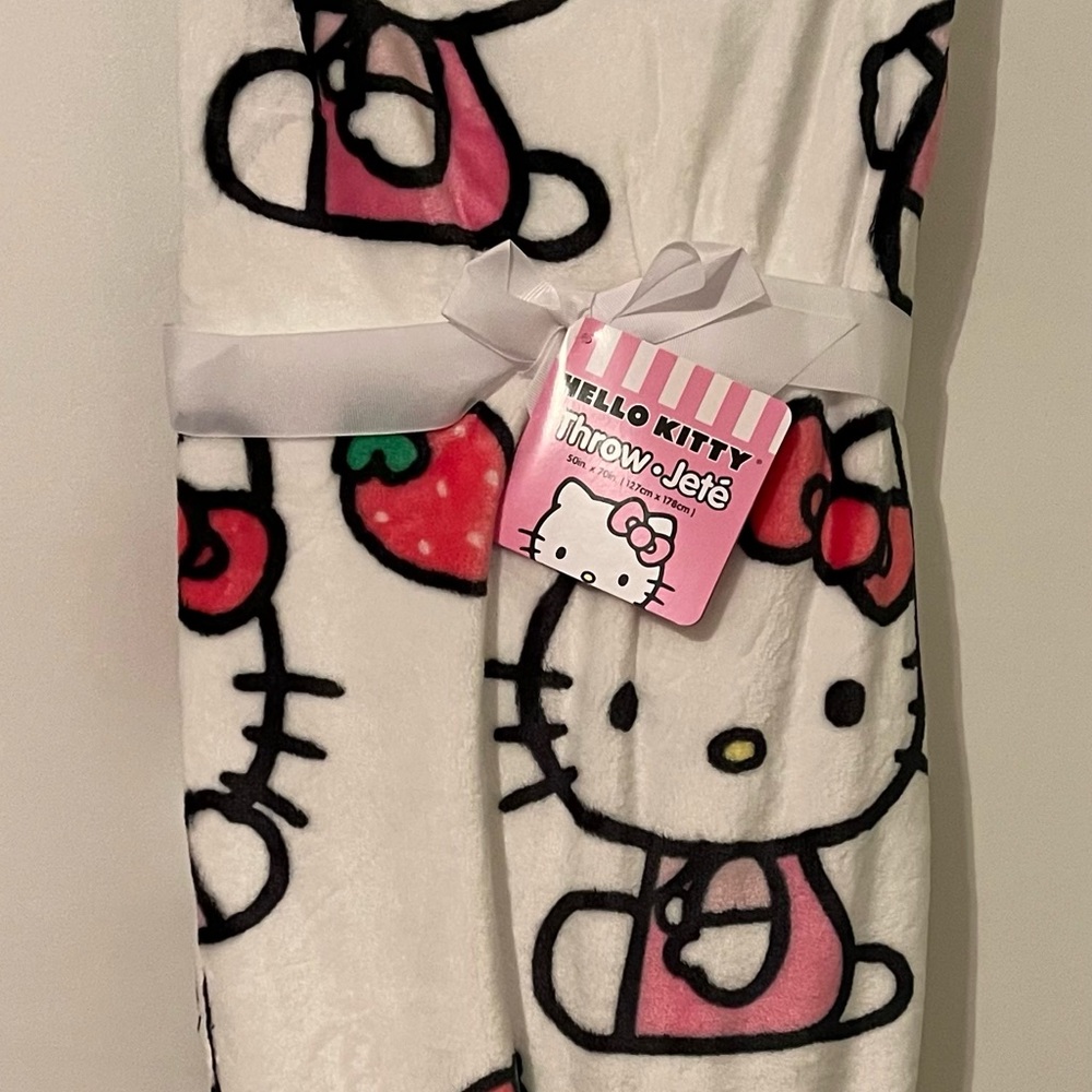 Hello Kitty Strawberry Plush Throw Blanket NWT 50 x 70